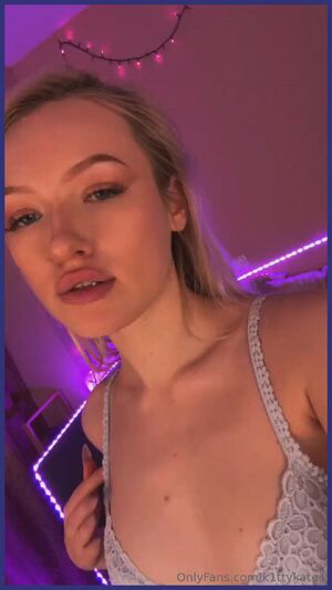 Underneath Amateur Babe Big Dick Homemade