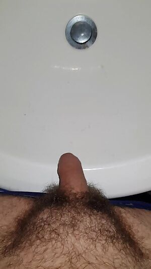 Pissing after cumming can get... messy 😅💦