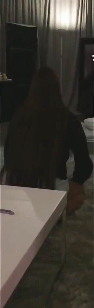 I wanna grab Ariana Grandes long hair and pound her from behind