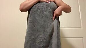 Felt a bit playful after my shower 😈