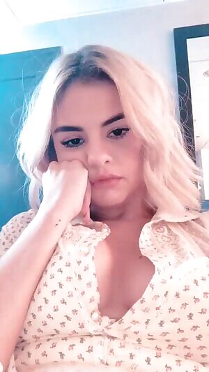 Drained my balls to a blonde Selena