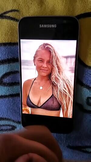 More sexy youtuber Alix Traeger