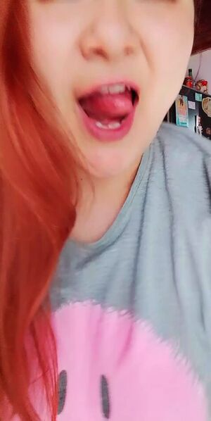 FitMilfs Big Tits Boobs MILF NSFW
