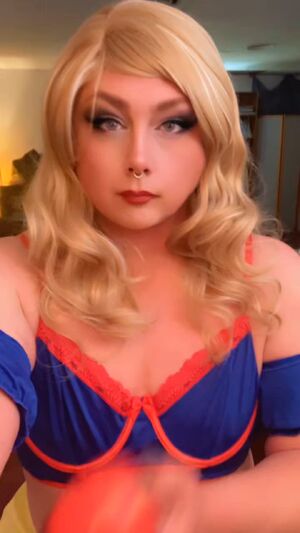 Transbian Amateur Blonde Cosplay Trans