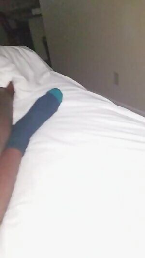 Thicc girl sucking the meat