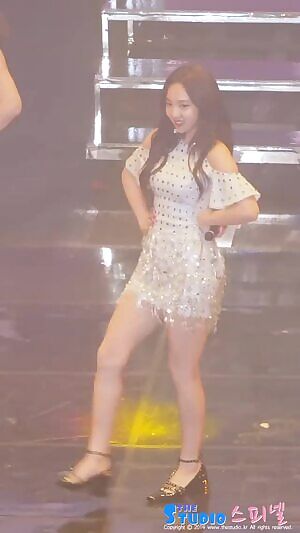 Nayeon is greedy for love