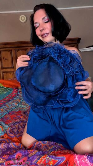 Fake Boobs Big Tits MILF