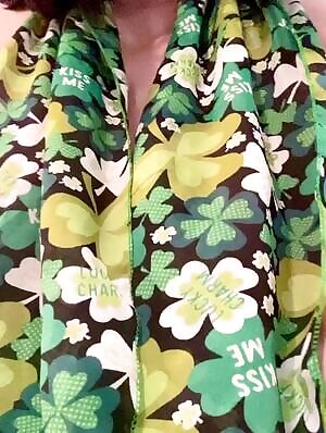 Don’t forget to wear your green today! 🍀🌈💛