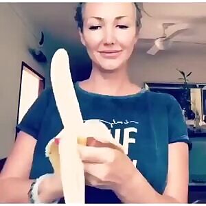 Kaley Cuoco showing off her blowjob skills