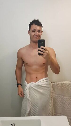 Don't you just hate it when your towel just doesn't stay up? 😡