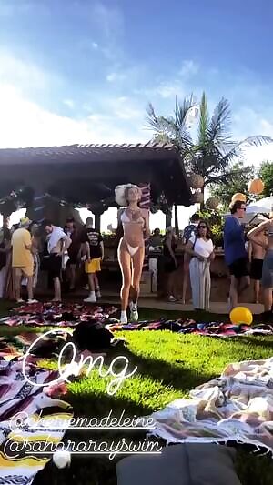 Bimbo making her entrance