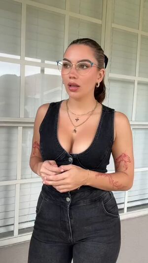 BetaCrop Boobs Long Tongue TikTok dirty