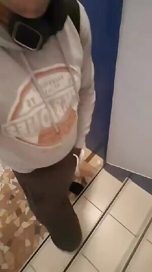 Arriving at your fuckbuddy's like.