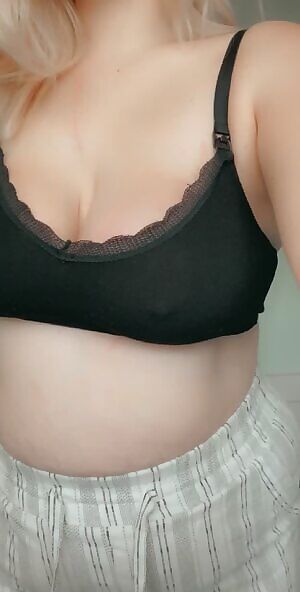 Just came back from a walk now I’m al sweaty 💦