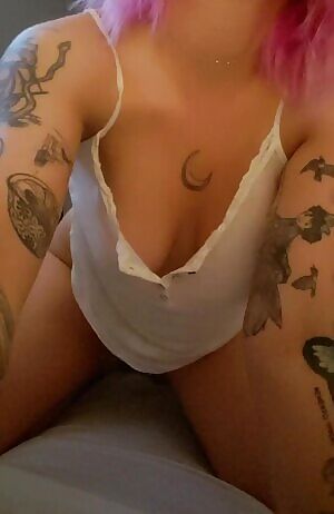 Reddit, I've missed you. A little jiggle or your Friday 😉💕