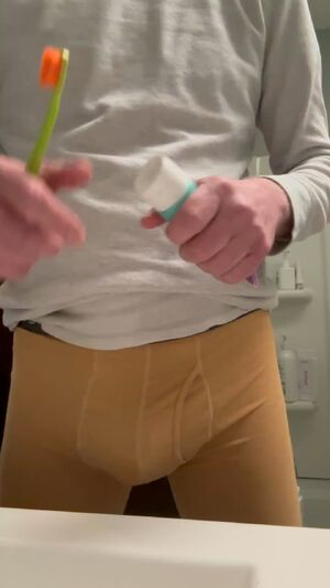 Wetting Pee Peeing Piss Pissing