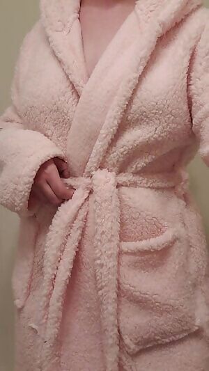 my first gif! hope to make more soon 😘