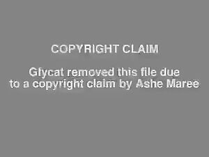 Ashe Maree challenges gravity with her bath towel