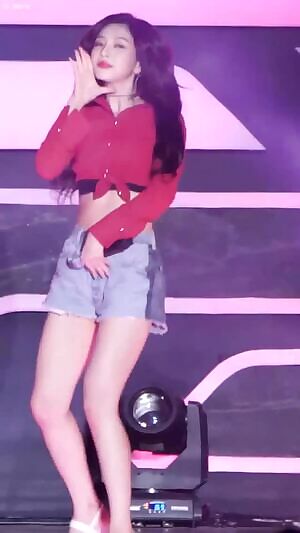 Red Velvet Joy - Looking delicious