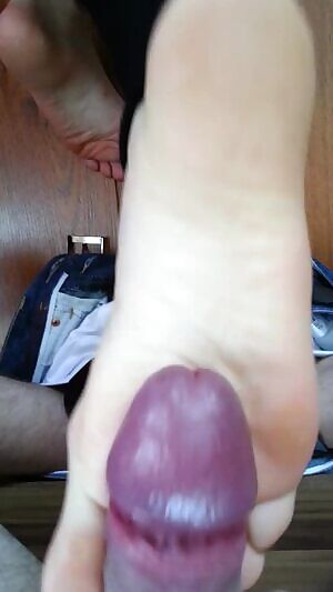 Would you also cum on these soles?