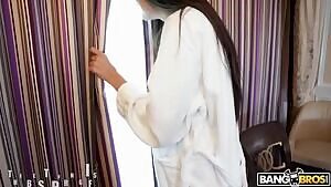 Chillin' at the Holiday Inn.