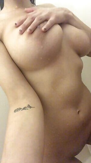 i know you like watching me touch myself 🎀