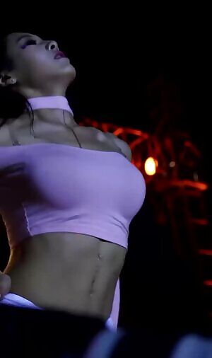 Hadam - Sexy POV Looks like a Homade POV Vid