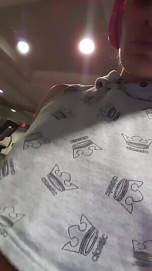 NSFW_GIF - No bra needed