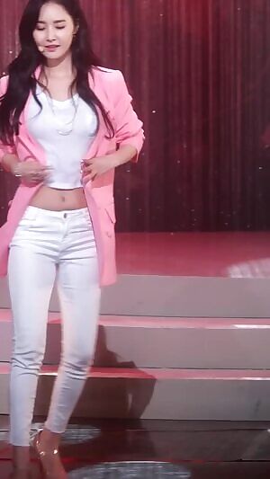 Uni.t/Dalshabet - Woohee