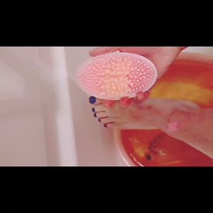 White Toes Bath Bathtub Dirty Feet