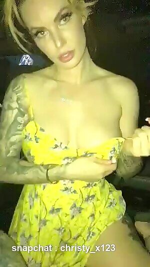 come closer 😍😍