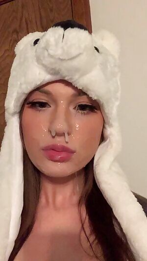 Dripping cum everywhere... i'm a huge mess ;)