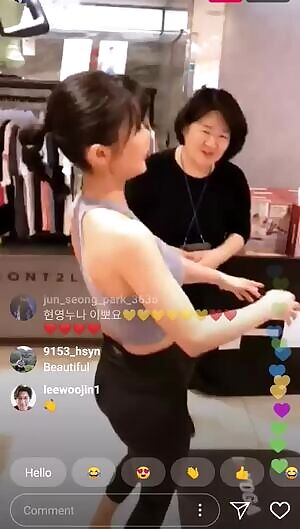 Hyunyoung insta Live