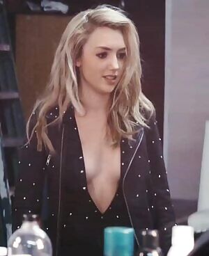 Peyton List is so sexy, fuck