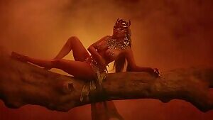 Nicki Minaj - Ganja Burn