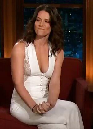 Evangeline Lilly gif