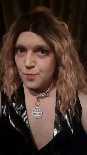 Crossdresser Crossdressing Latex Leather
