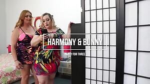 BBW Lesbians Bunny De La Cruz & Harmony White