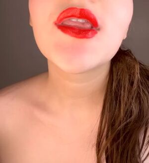 Giantess IRL 18 Years Old Cute