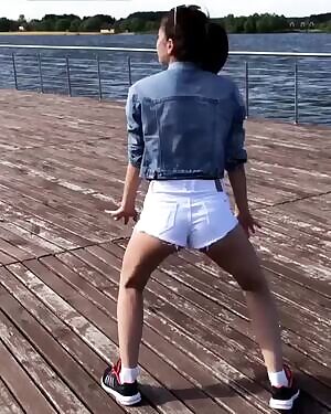 Who said you need a booty to twerk?