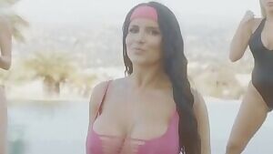 Beachbody Boobs
