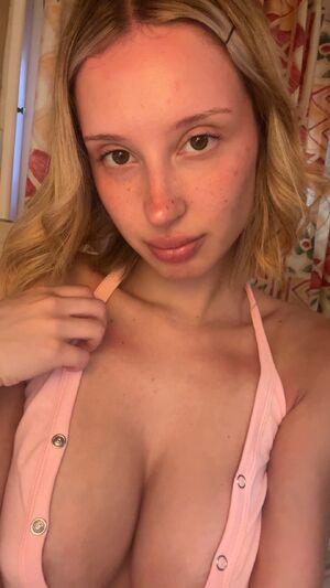 Latinas Amateur Babe Big Tits Boobs