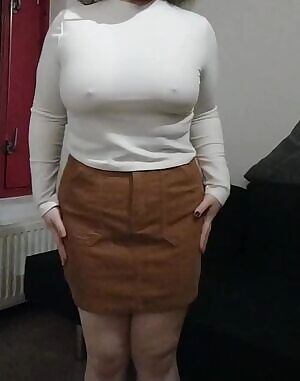 Trying on my new outfit for my date , think he'll like it?;)