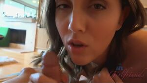 Eye Contact Blowjob Brunette Cute Fellatio