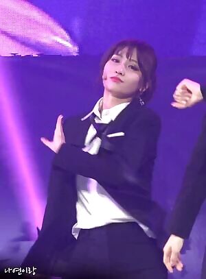Twice - Momo