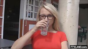 Unbelievable Upskirt