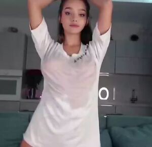 Wet Clothing Big Tits Reddit Wetting