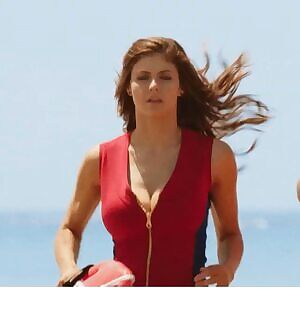 Alexandra Daddario in baywatch was such a good casting choice. That cleavage with slowmo is fucking letal!