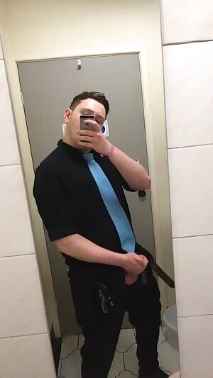 Being horny at work is the worst 😩