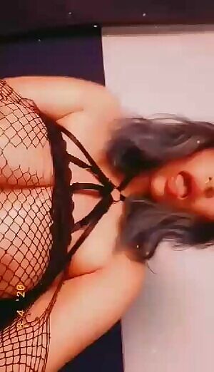 Play my twins?🥰     snapchat SPOILED_CHAR Kik minnie.char666